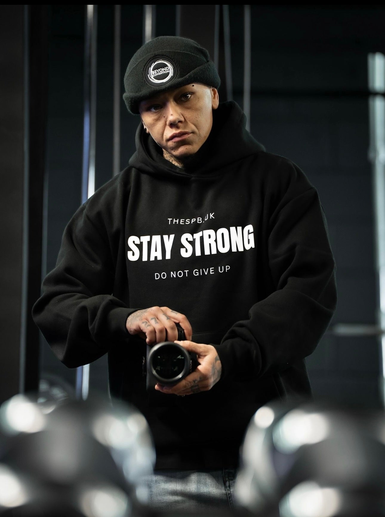 STAY STRONG - EXCLUSIVE HOODIE